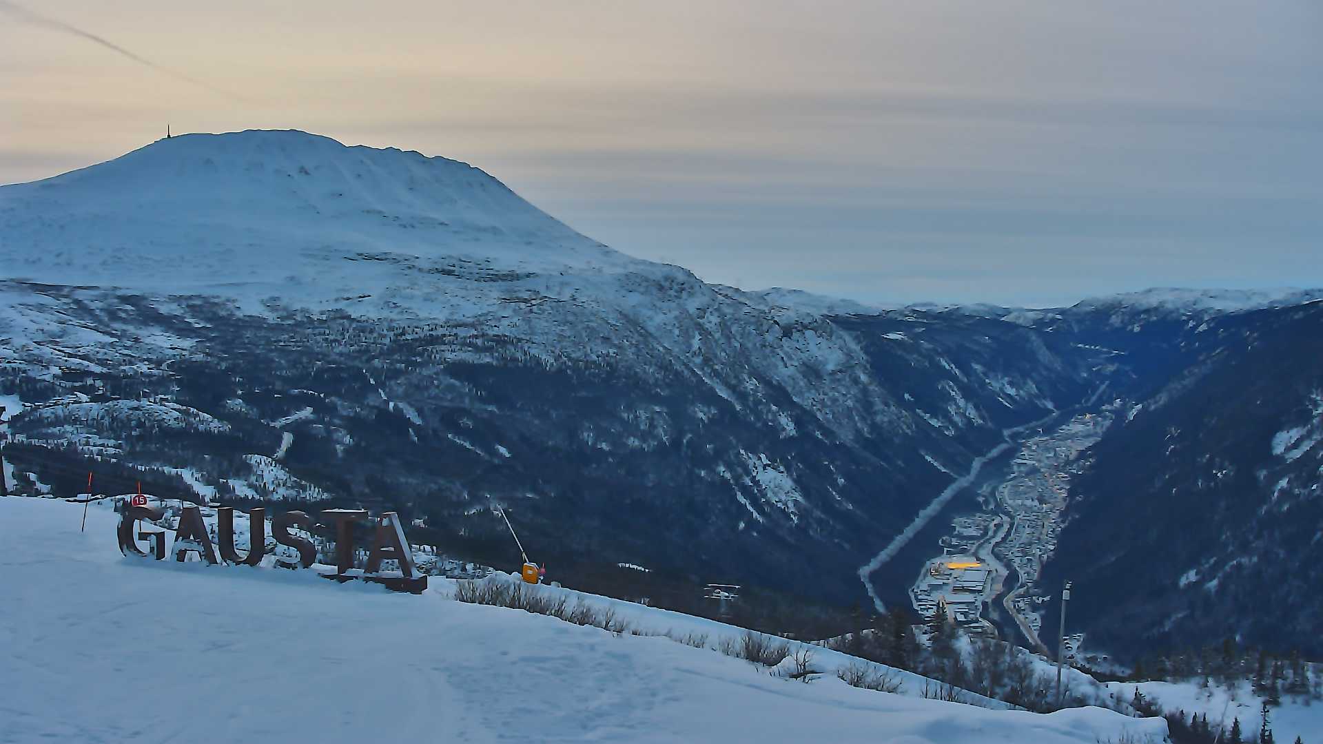 Koffertlokket towards Gaustatoppen/Rjukan