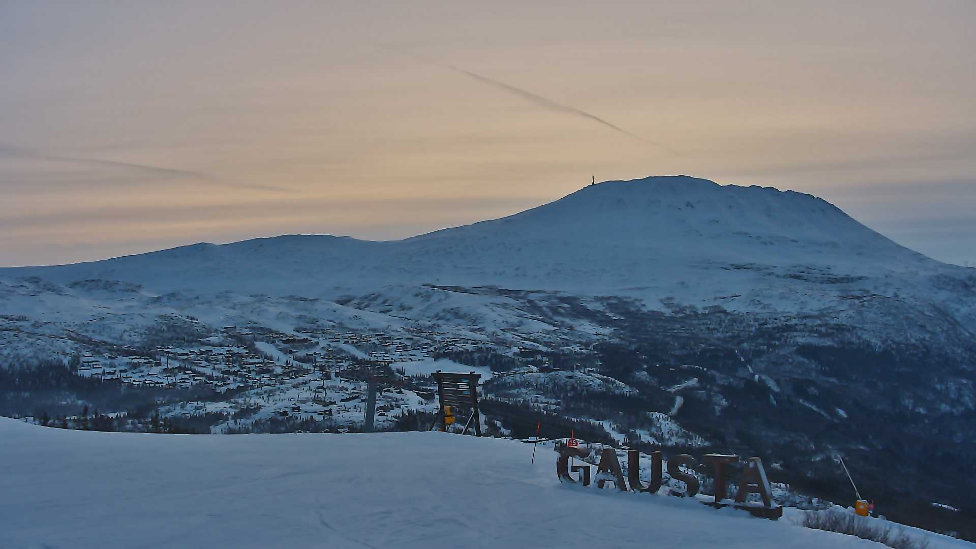 Koffertlokket towards Gaustatoppen